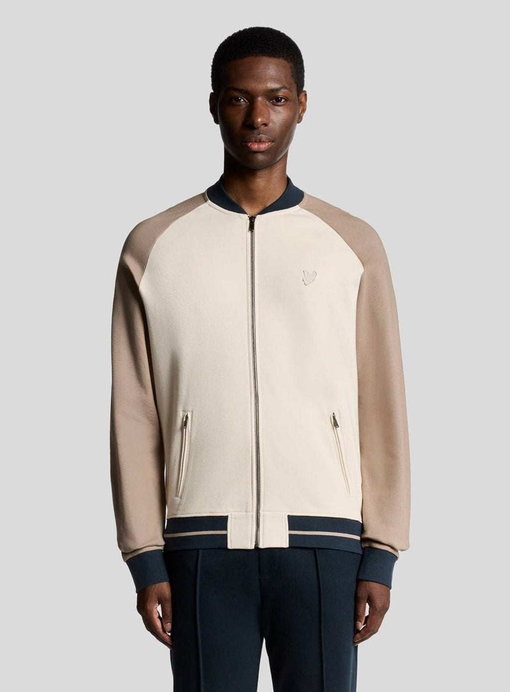 LYLE & SCOTT Interlock Contrast Raglan Bomber Cobblestone