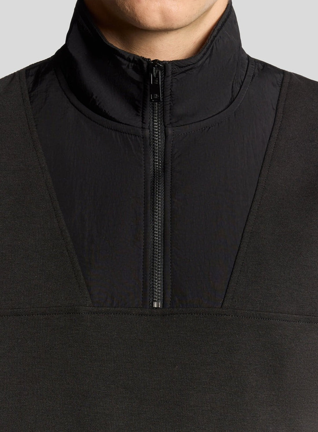 LYLE & SCOTT Panelled Hybrid Quarter Zip Black Ice