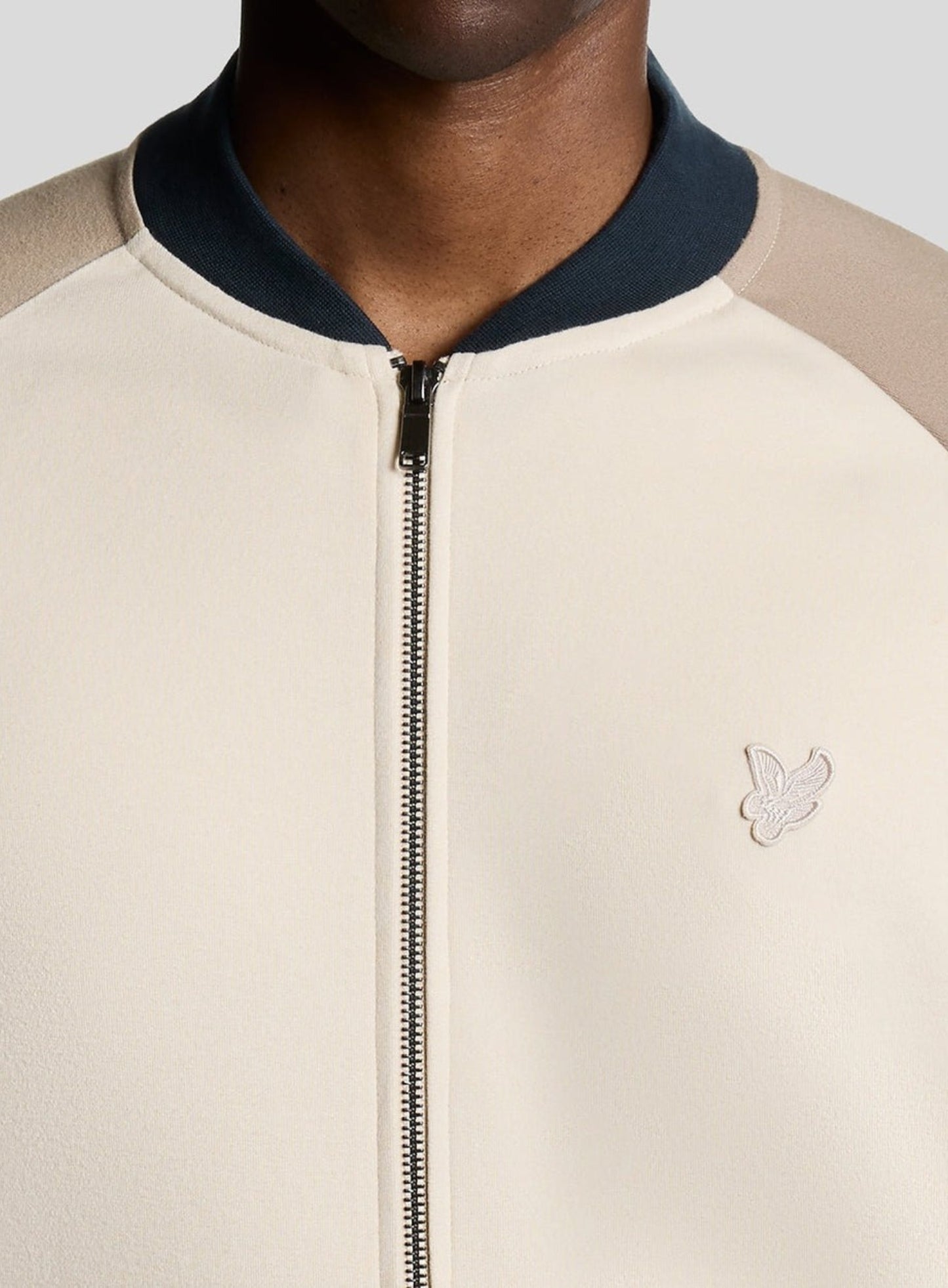 LYLE & SCOTT Interlock Contrast Raglan Bomber Cobblestone