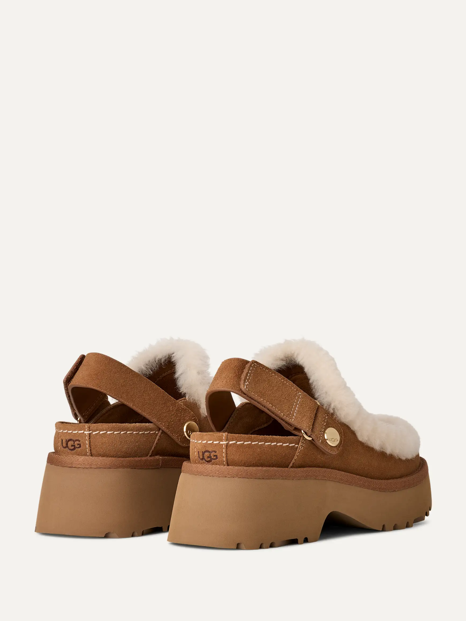 UGG WOMEN Esmee Suede Clogs Chestnut