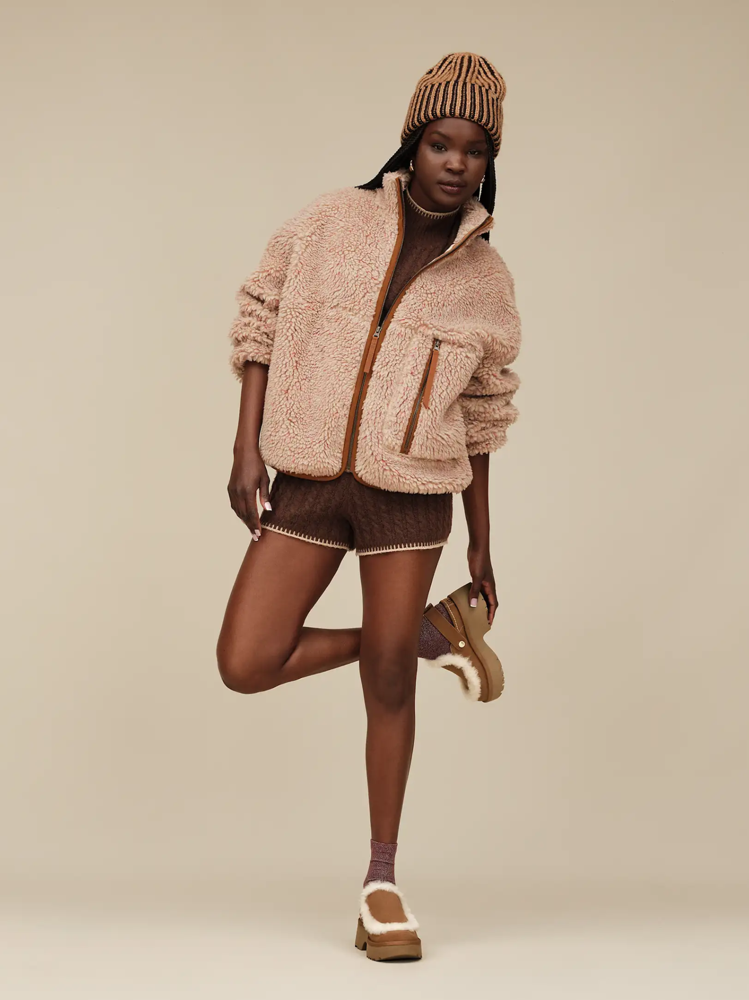 UGG WOMEN Esmee Suede Clogs Chestnut