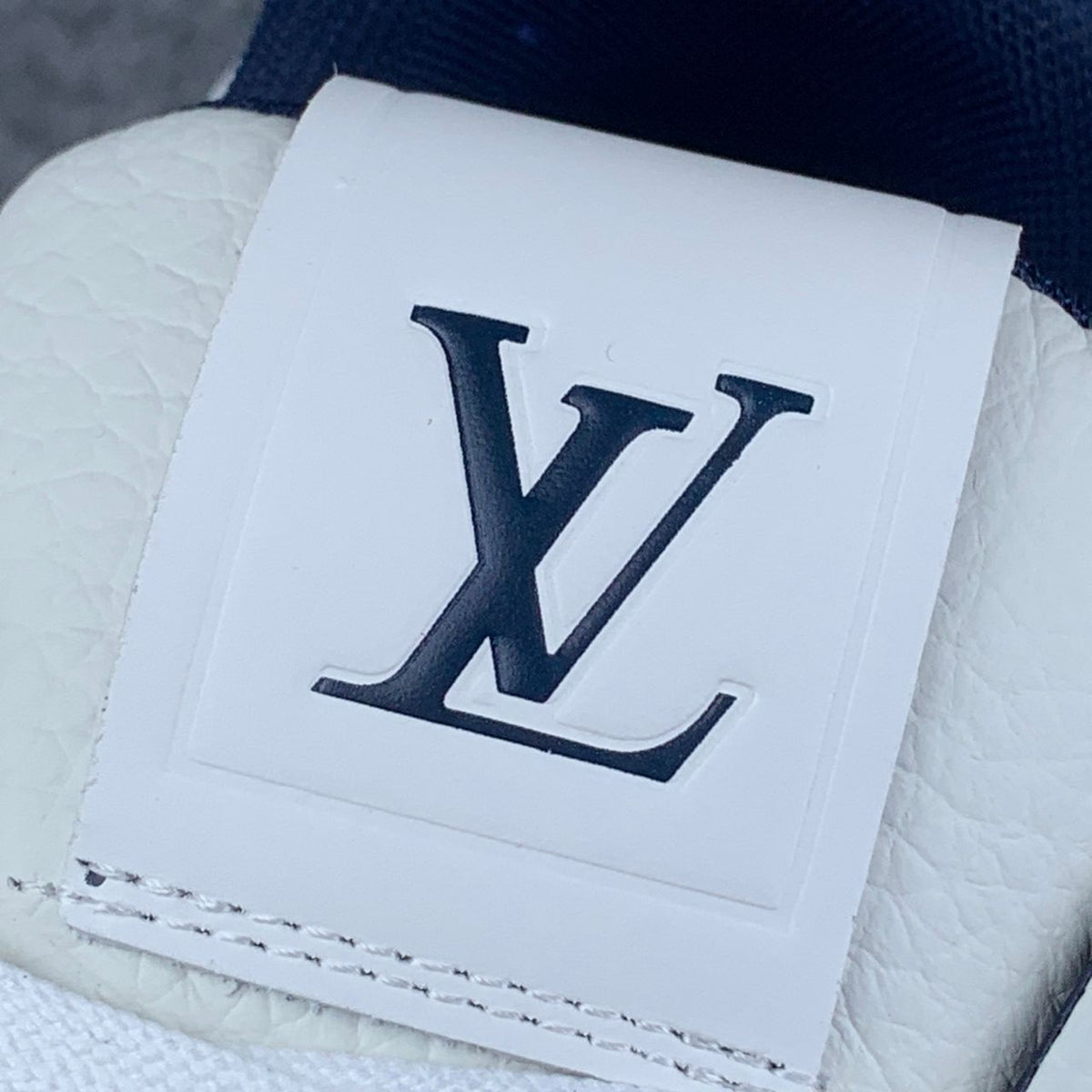 LV Trainer Low '#54 Signature 'White Marine'
