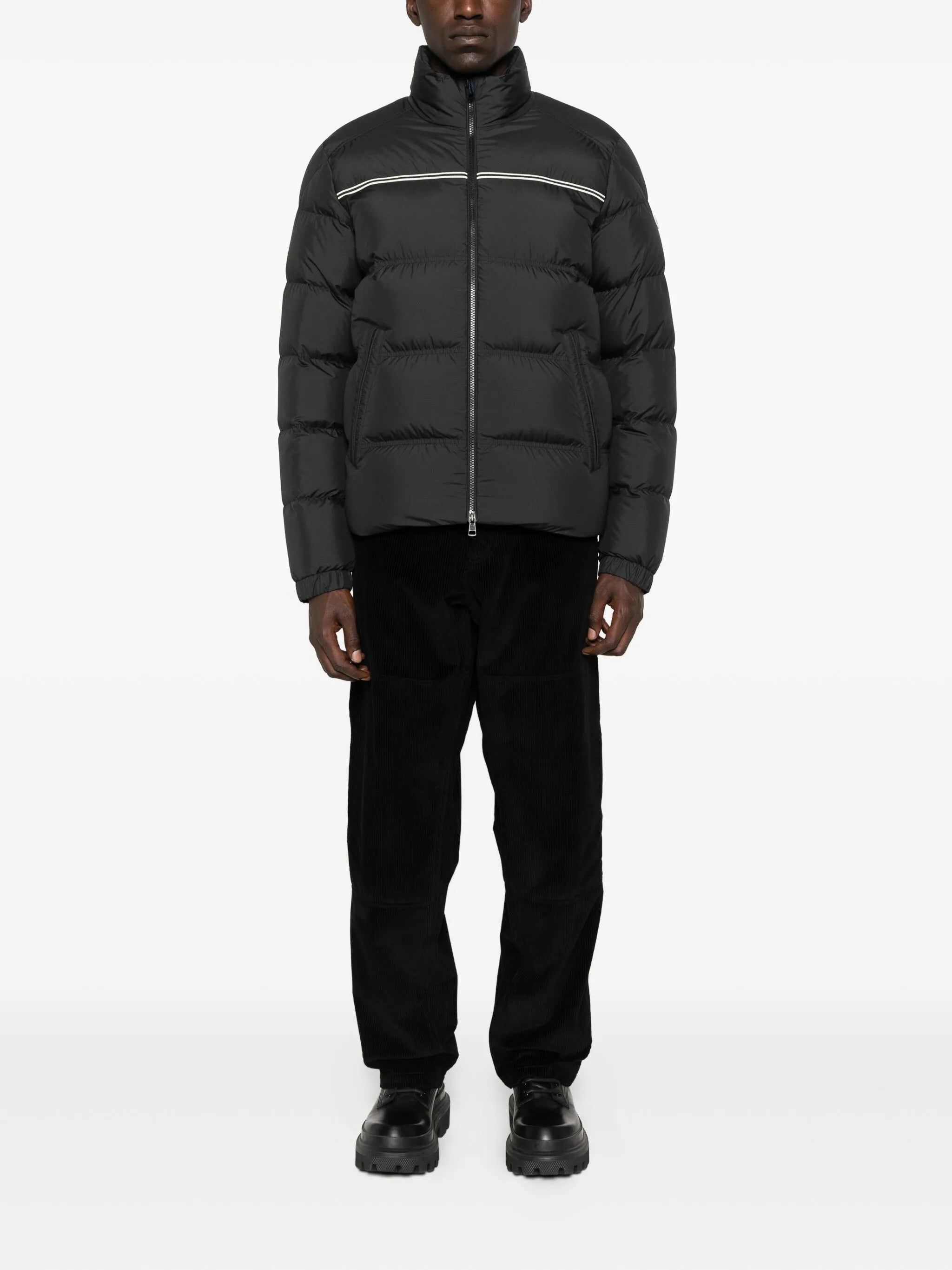MONCLER Bouvaque Short Down Jacket Black